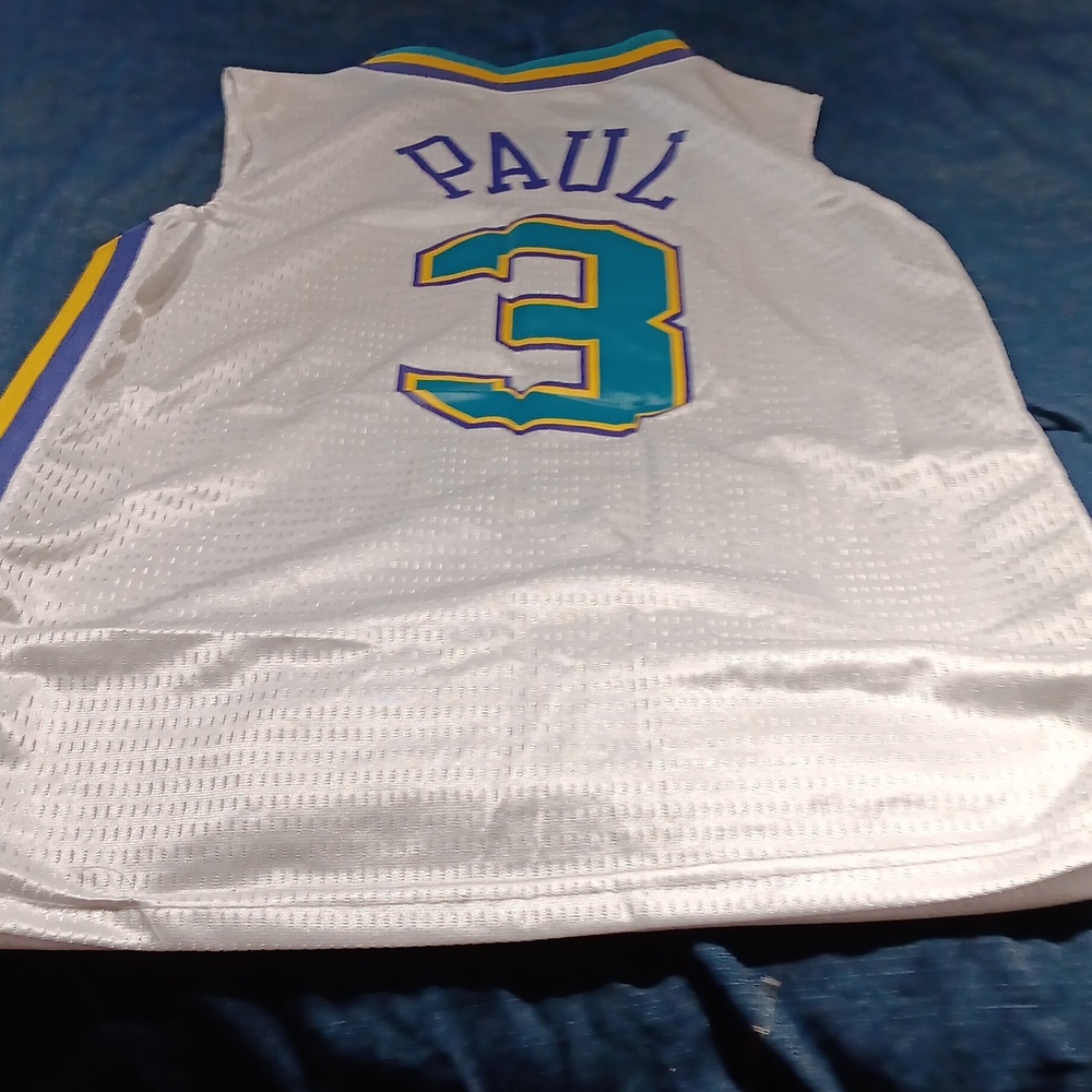 Basketball jersey - Picture 2 of 2
